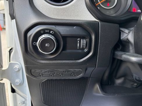 Used 2024 Jeep Wrangler Sport AWD/4WD image 31
