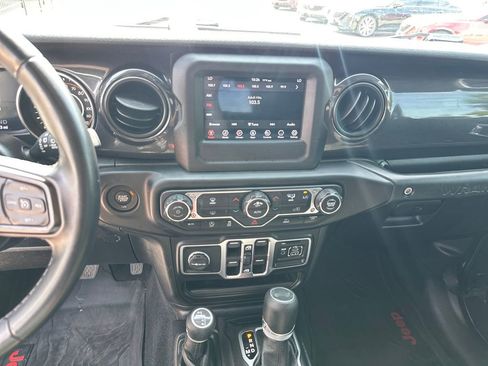 Used 2021 Jeep Wrangler Unlimited Sport AWD/4WD image 22