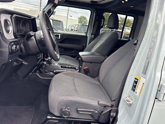 Used 2024 Jeep Wrangler Unlimited Sahara w/ Safety Group AWD/4WD image 7