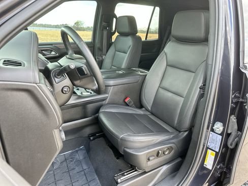 Used 2023 Chevrolet Tahoe Z71 w/ Z71 Off-Road Package image 11