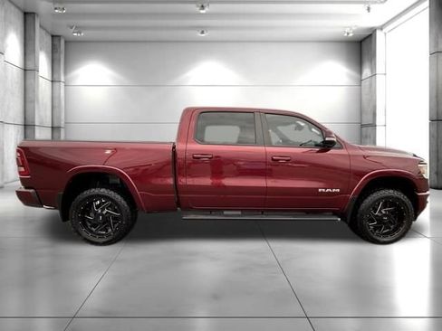 Used 2019 RAM 1500 Laramie w/ Sport Appearance Package AWD/4WD image 9