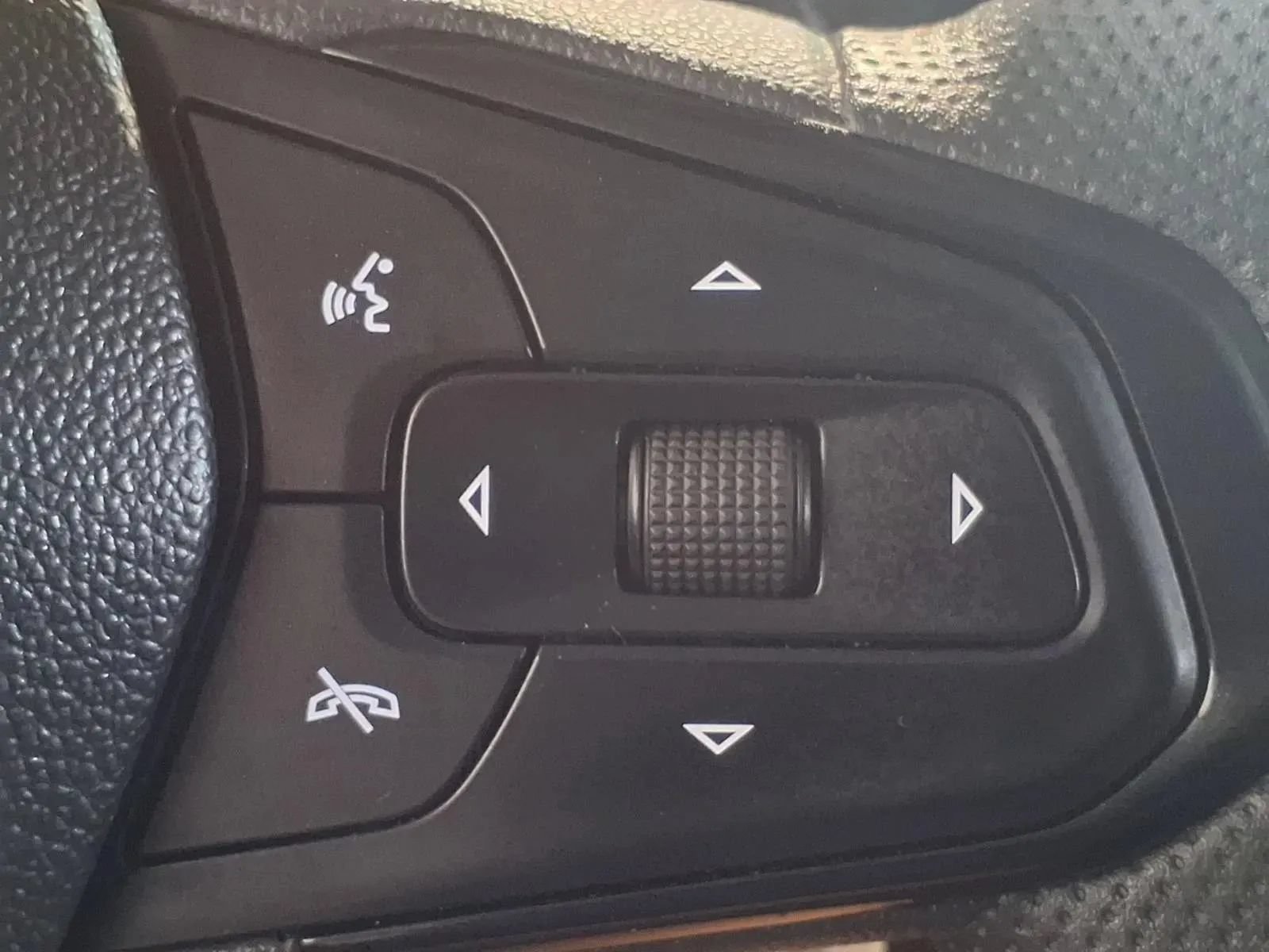 Used 2021 Chevrolet TrailBlazer LS AWD/4WD image 26