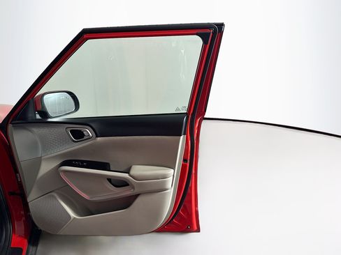 Used 2022 Kia Soul LX w/ Technology Package FWD image 31