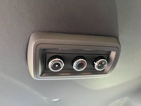 Used 2016 Dodge Grand Caravan SE image 19