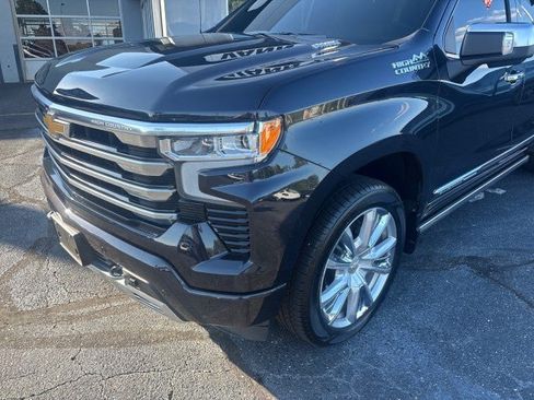 Used 2023 Chevrolet Silverado 1500 High Country w/ High Country Premium Package AWD/4WD image 8