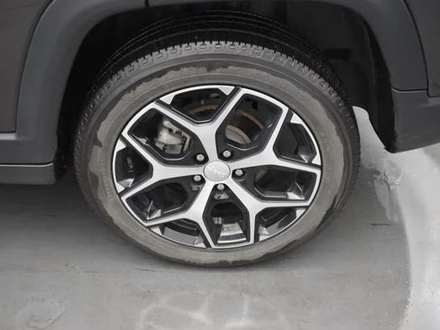 Used 2024 Jeep Compass Latitude AWD/4WD image 36
