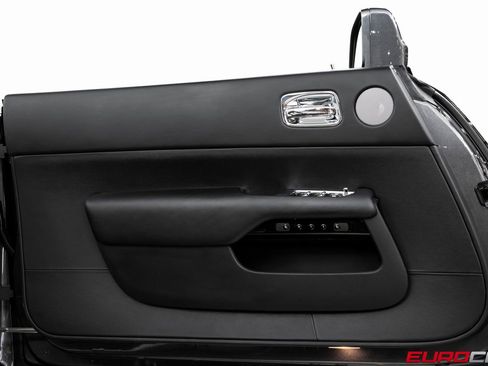 Used 2019 Rolls-Royce Dawn image 22