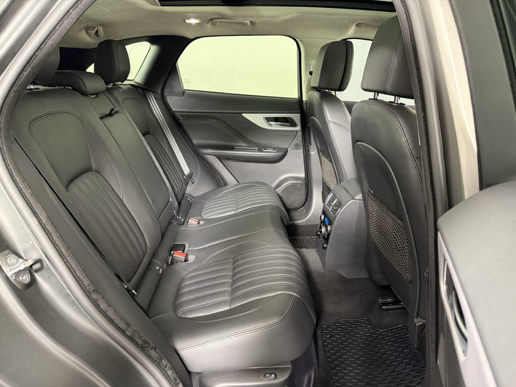 Used 2019 Jaguar F-PACE Portfolio AWD/4WD image 21