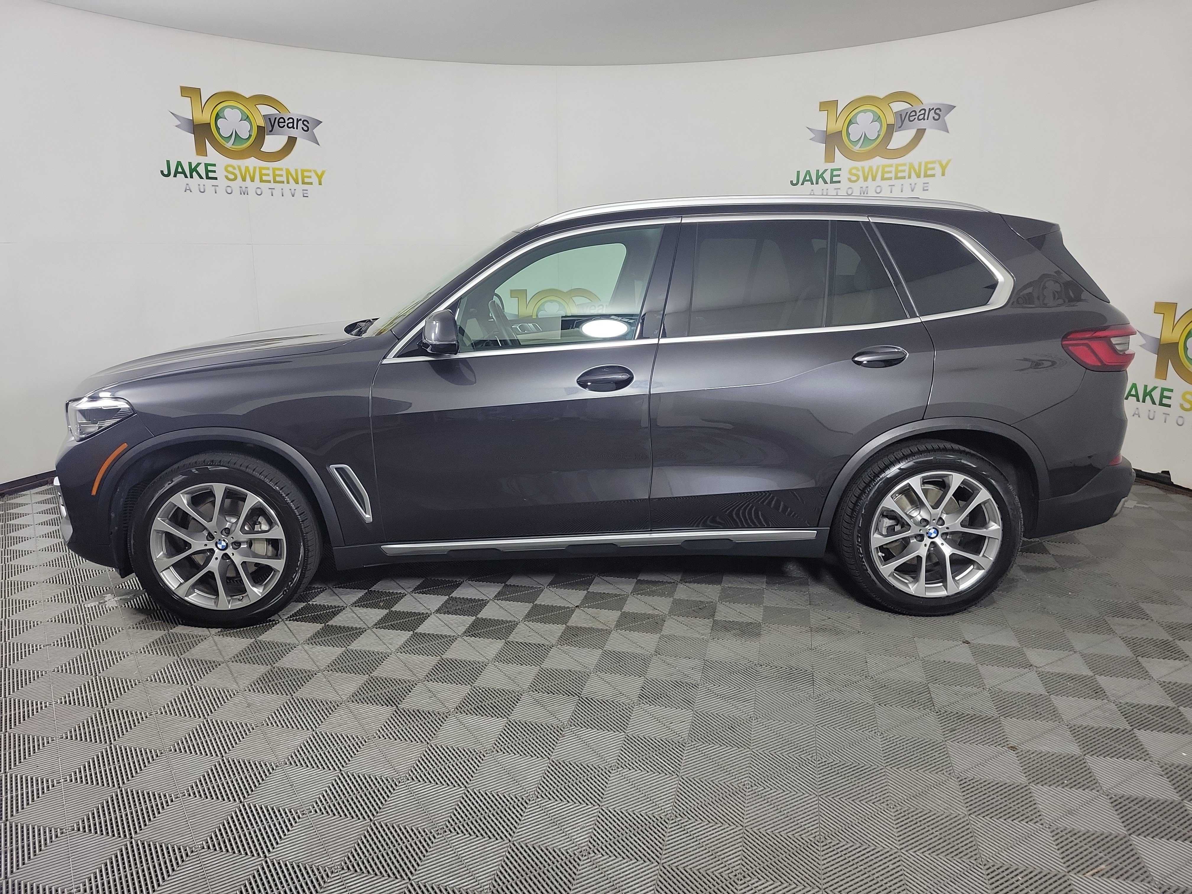 Used 2020 BMW X5 xDrive40i w/ Premium Package AWD/4WD image 4