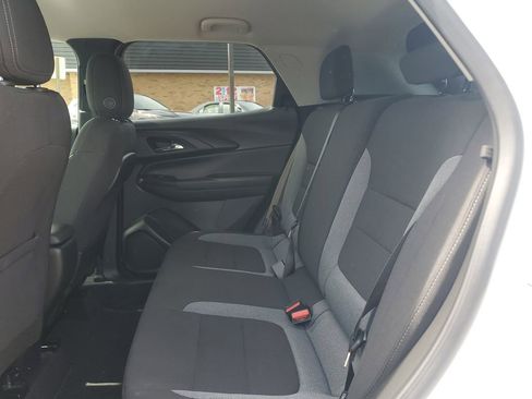 Used 2023 Chevrolet TrailBlazer LT FWD image 8