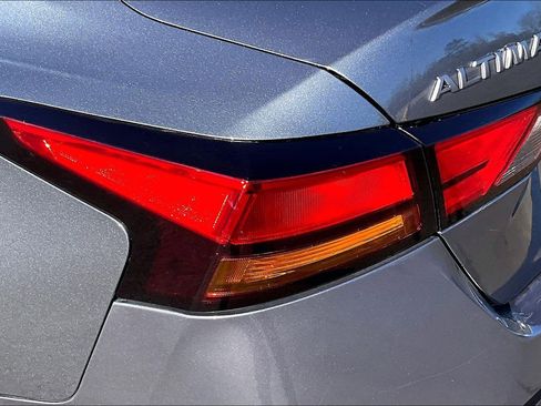 Used 2023 Nissan Altima 2.5 SR image 23
