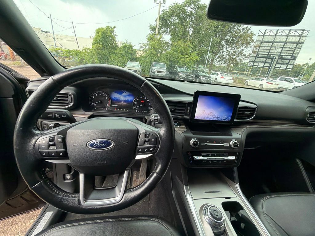 Used 2020 Ford Explorer Limited w/ Hybrid Equipment Group 310A AWD/4WD image 10