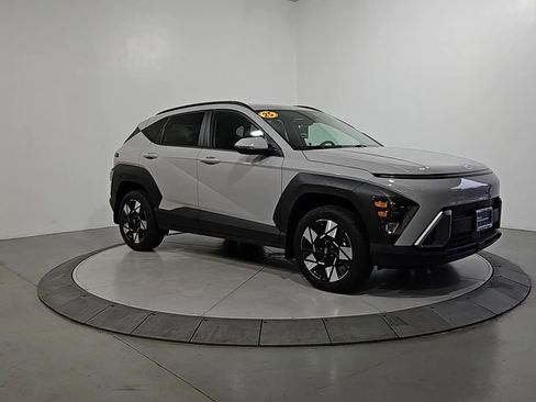Certified 2025 Hyundai Kona SEL AWD/4WD image 9