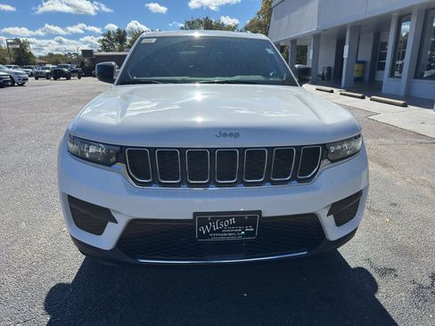 New 2025 Jeep Grand Cherokee Laredo image 4