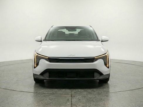 Used 2025 Kia K4 FWD image 2