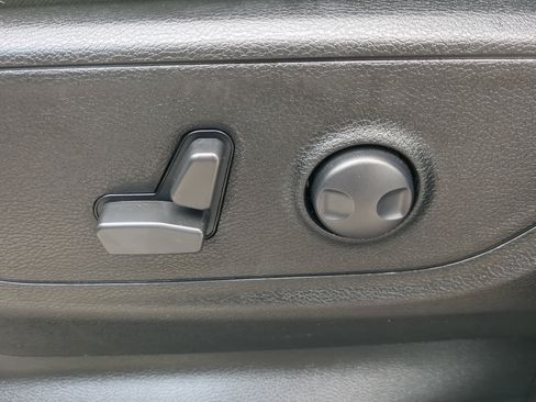 Used 2022 RAM 1500 Big Horn RWD image 28