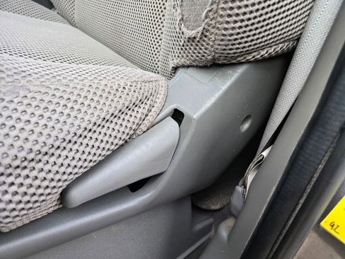 Used 2019 Nissan Frontier SV image 25