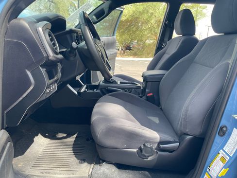 Used 2019 Toyota Tacoma TRD Sport w/ Technology Package RWD image 14