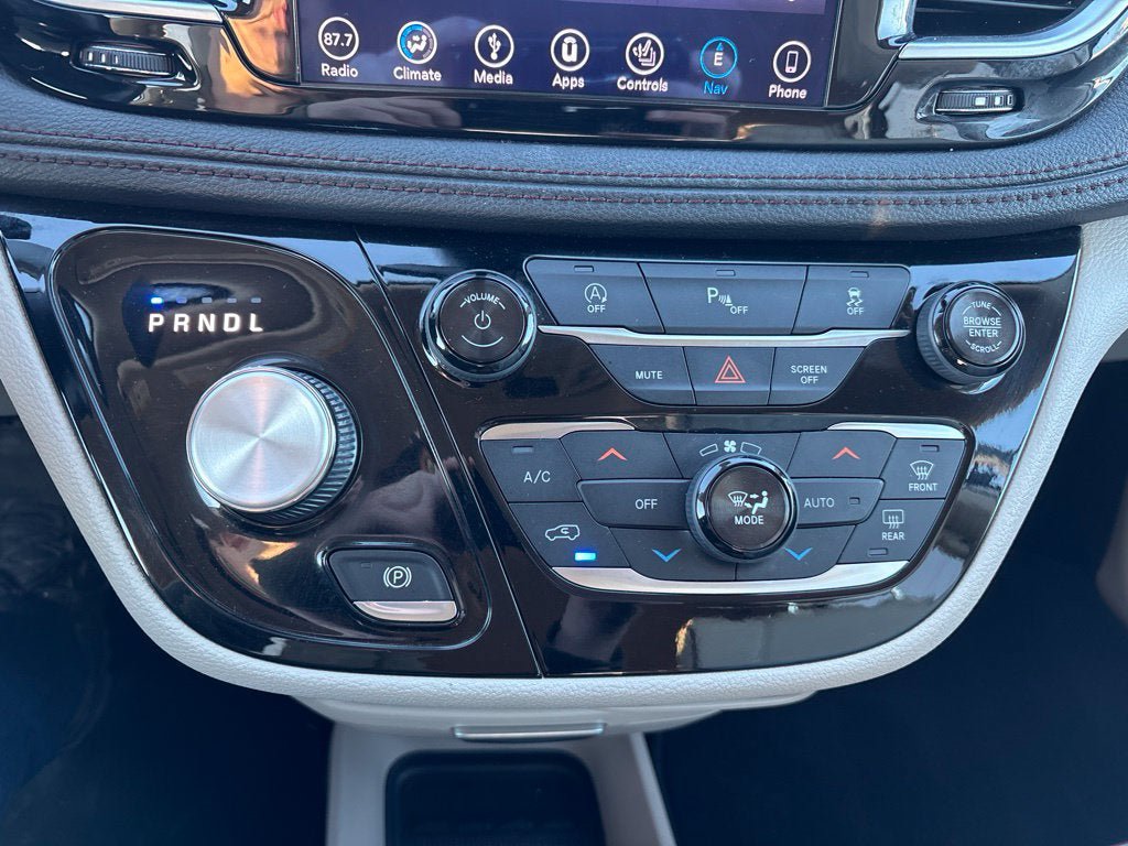 Used 2018 Chrysler Pacifica Limited FWD image 20