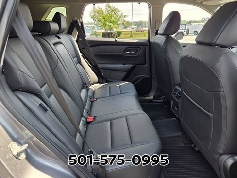 Used 2025 Nissan Rogue SV w/ SV Premium Package FWD image 18