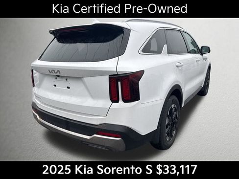 Used 2025 Kia Sorento S FWD image 4