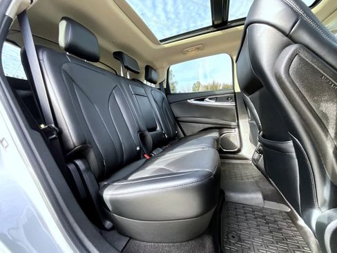 Certified 2022 Lincoln Nautilus Reserve w/ Equipment Group 201A image 19