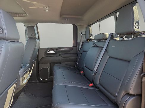 New 2025 GMC Sierra 2500 SLT w/ SLT Convenience Package image 10