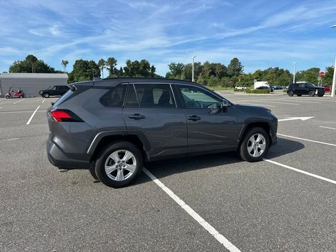 Used 2021 Toyota RAV4 XLE w/ Convenience Package FWD image 4