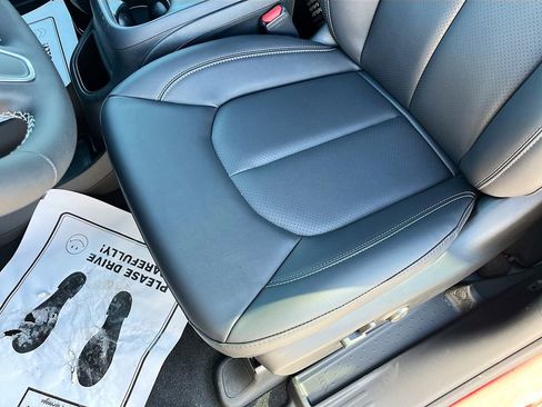 New 2026 Chrysler Voyager LX image 17