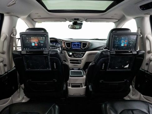 Used 2019 Chrysler Pacifica Touring-L Plus w/ Advanced Safetytec Group image 27