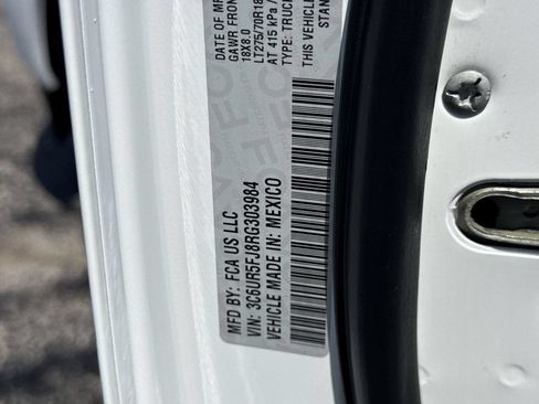 Used 2024 RAM 2500 Laramie AWD/4WD image 46