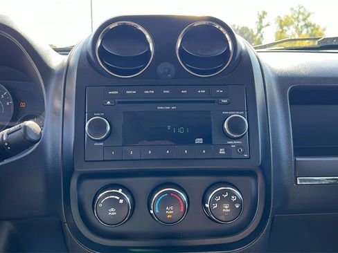 Used 2010 Jeep Patriot Sport image 21