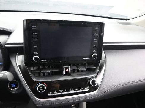 Used 2022 Toyota Corolla Cross LE FWD image 12