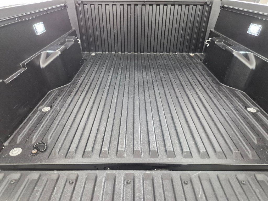 Used 2025 Toyota Tacoma SR5 AWD/4WD image 25