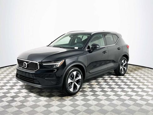 Used 2025 Volvo XC40 B5 Core w/ Protection Package Premier image 3