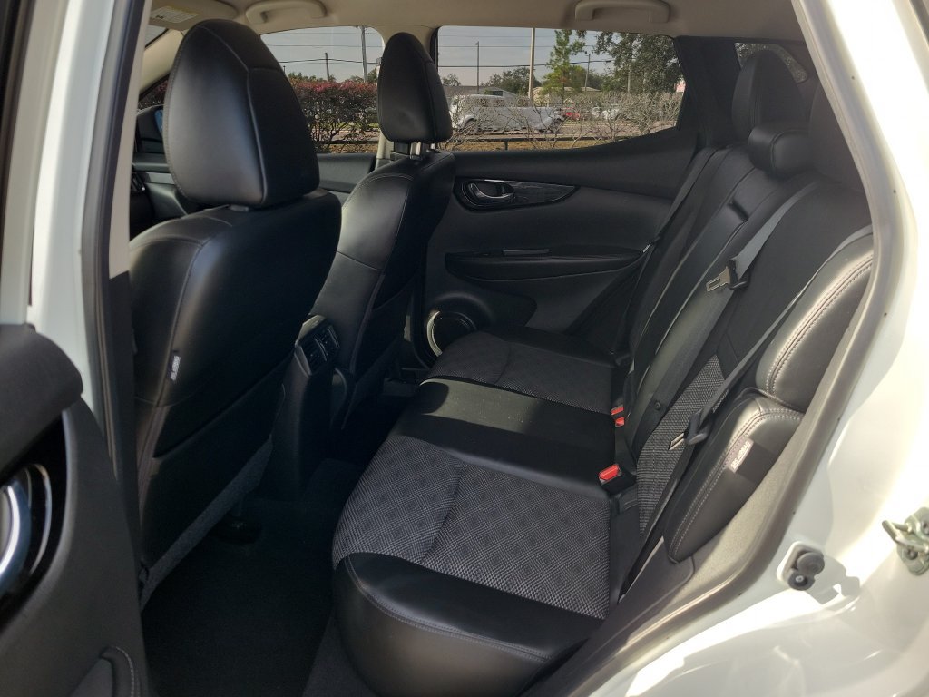 Certified 2022 Nissan Rogue Sport SV w/ Technology Package AWD/4WD image 10