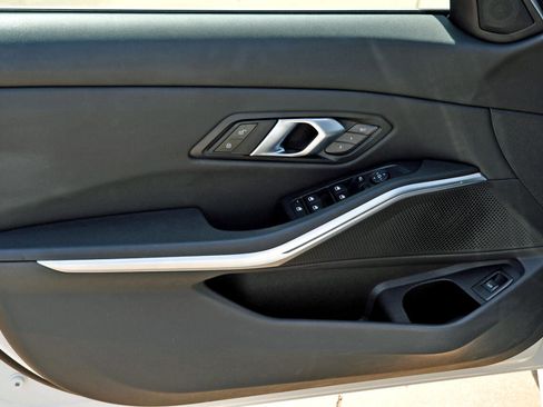 Used 2025 BMW 330i Sedan image 7