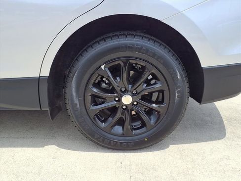 Used 2020 Chevrolet Equinox LT w/ LPO, Floor Liner Package FWD image 10