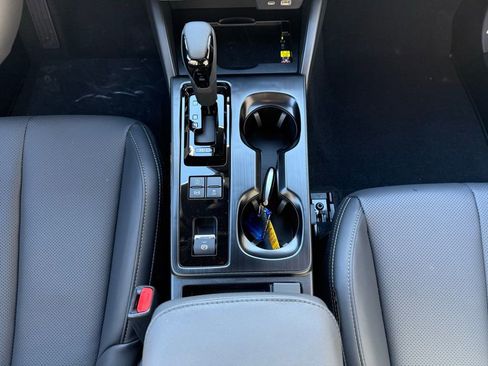 New 2026 Subaru Outback Limited AWD/4WD image 18