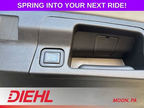 Used 2023 GMC Acadia Denali w/ Denali Ultimate Package image 11