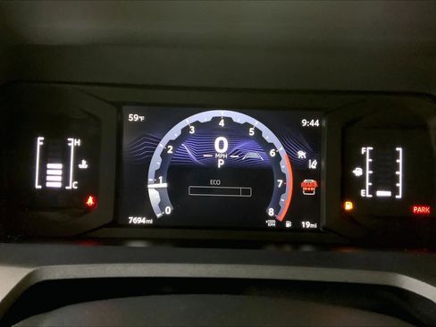 Used 2025 Toyota 4Runner SR5 AWD/4WD image 25