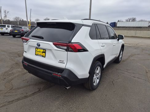 Used 2020 Toyota RAV4 XLE w/ Convenience Package image 8