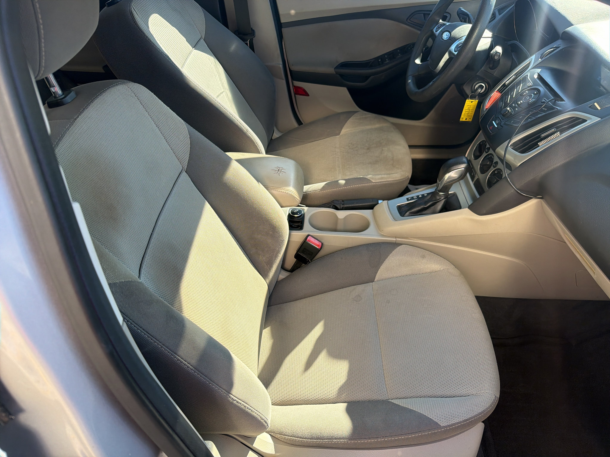Used 2012 Ford Focus SE FWD image 11