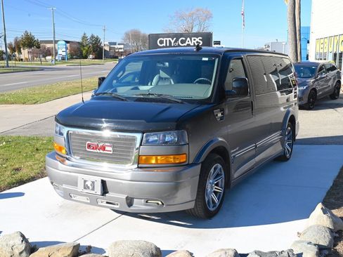 Used 2018 GMC Savana 2500 LS image 1