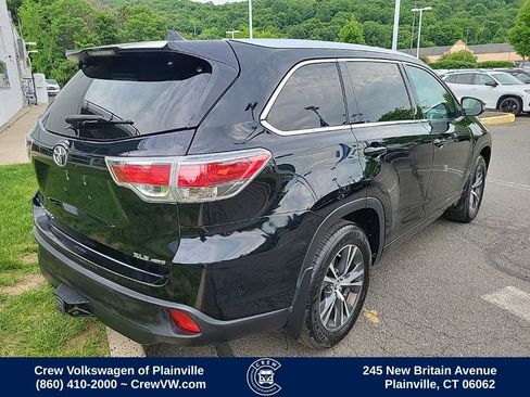 Used 2016 Toyota Highlander XLE AWD/4WD image 3