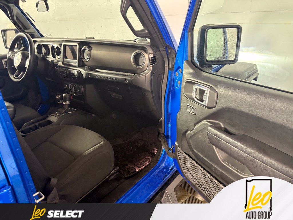 Used 2022 Jeep Wrangler Unlimited Sport AWD/4WD image 4