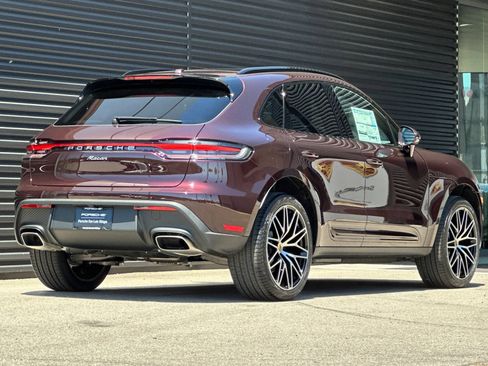 New 2026 Porsche Macan AWD/4WD image 8