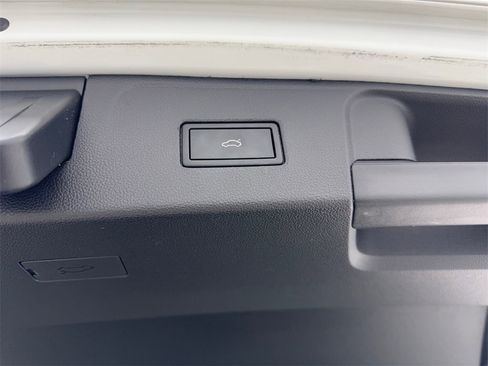 Used 2023 Volkswagen Atlas SE w/ Panoramic Sunroof Package image 87