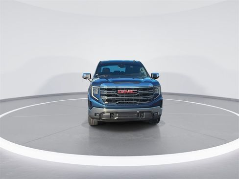 Used 2023 GMC Sierra 1500 SLT w/ SLT Premium Package image 3