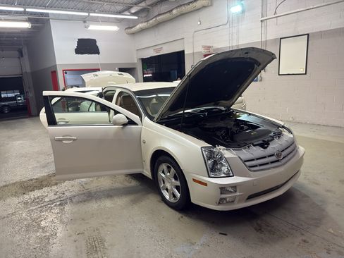 Used 2007 Cadillac STS w/ Preferred Equipment Group AWD/4WD image 9
